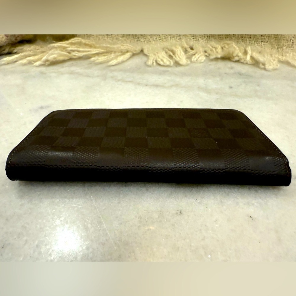 Louis Vuitton Brazza wallet in brown checkerboard print leather - Picture 9 of 14